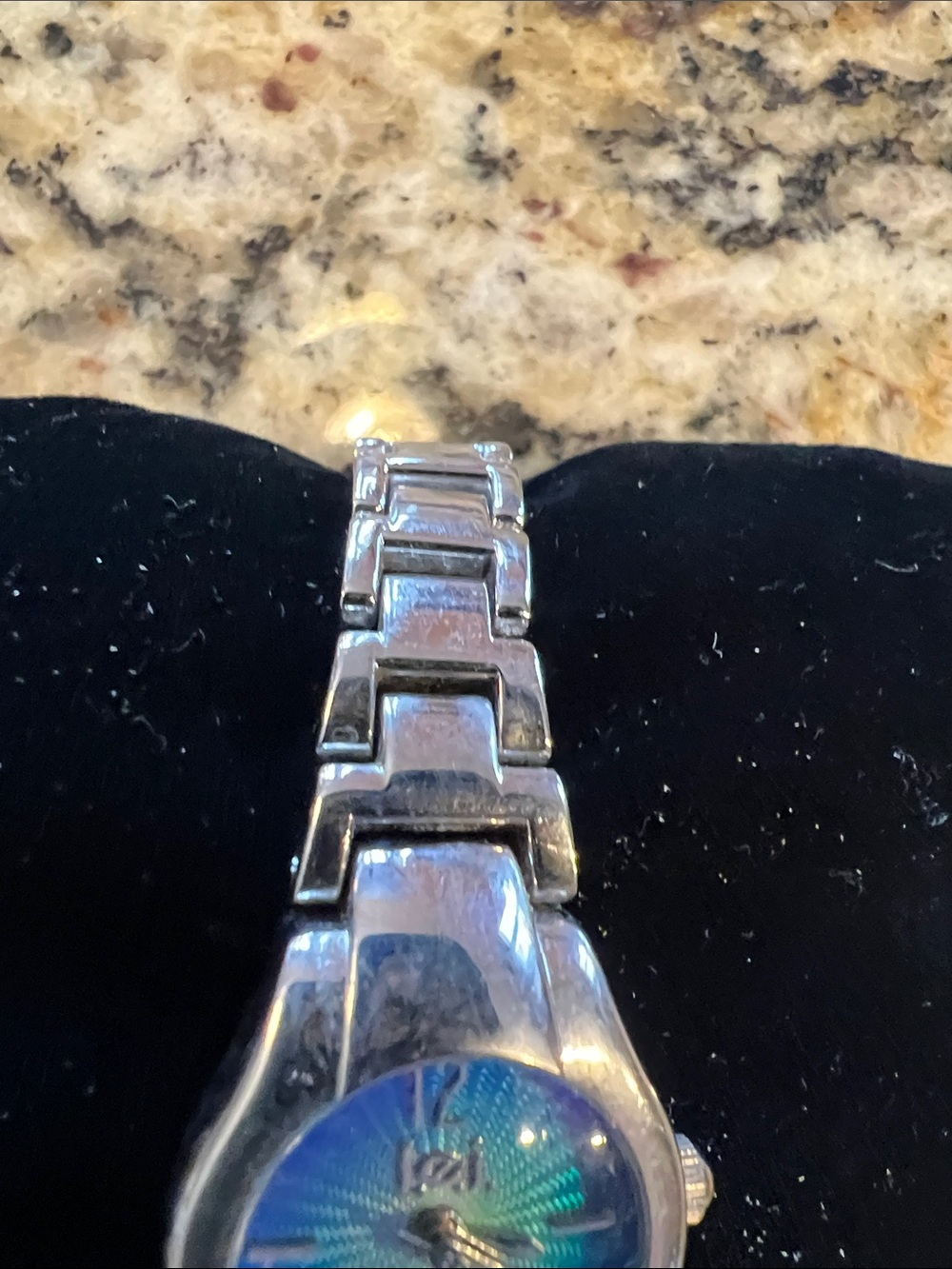 Iei Vintage Small Silver-Link Watch with Blue-Green Dial - Picture 7 of 14